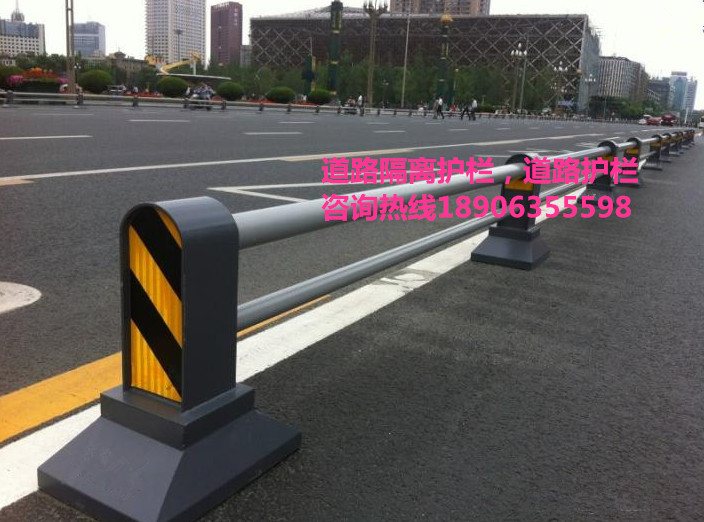 道路護(hù)欄，道路隔離柱，隔離墩